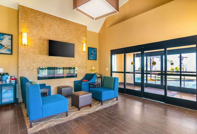 בית מלון כפרי Comfort Inn & Suites