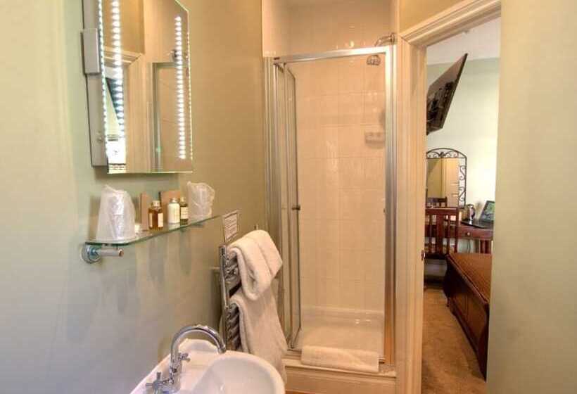 فندق Dunster Castle