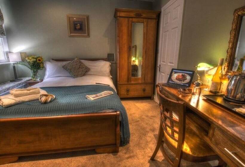 فندق Dunster Castle