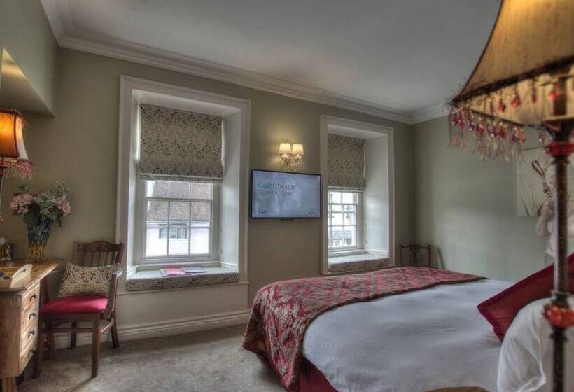 فندق Dunster Castle