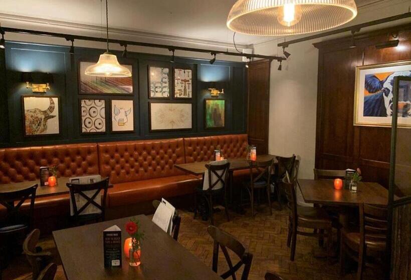 בית מלון כפרי Harper S Steakhouse With Rooms, Haslemere