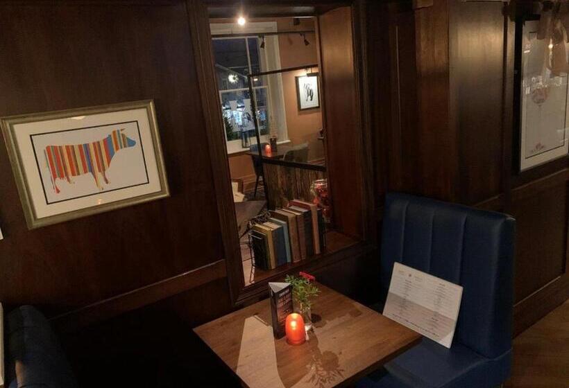 בית מלון כפרי Harper S Steakhouse With Rooms, Haslemere