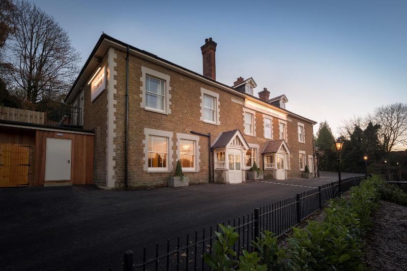 בית מלון כפרי Harper S Steakhouse With Rooms, Haslemere