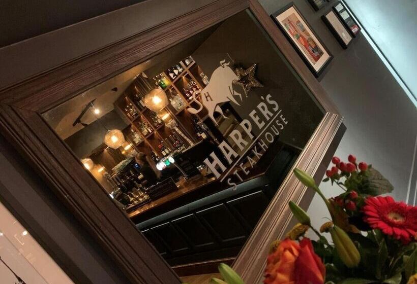 בית מלון כפרי Harper S Steakhouse With Rooms, Haslemere