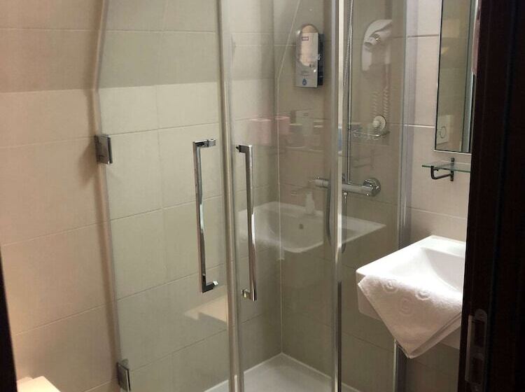 酒店 Kyriad Saint Quentin En Yvelines  Montigny