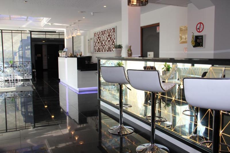 ホテル Kyriad Saint Quentin En Yvelines  Montigny