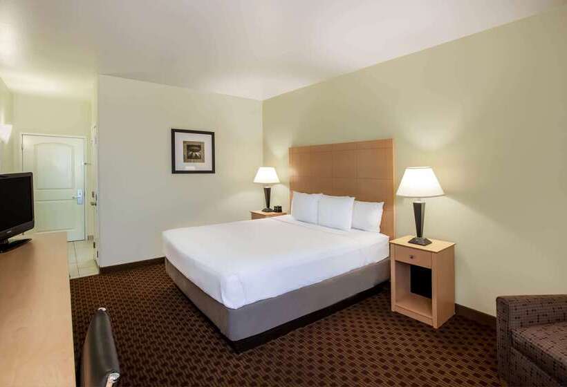 Отель La Quinta By Wyndham Odessa North