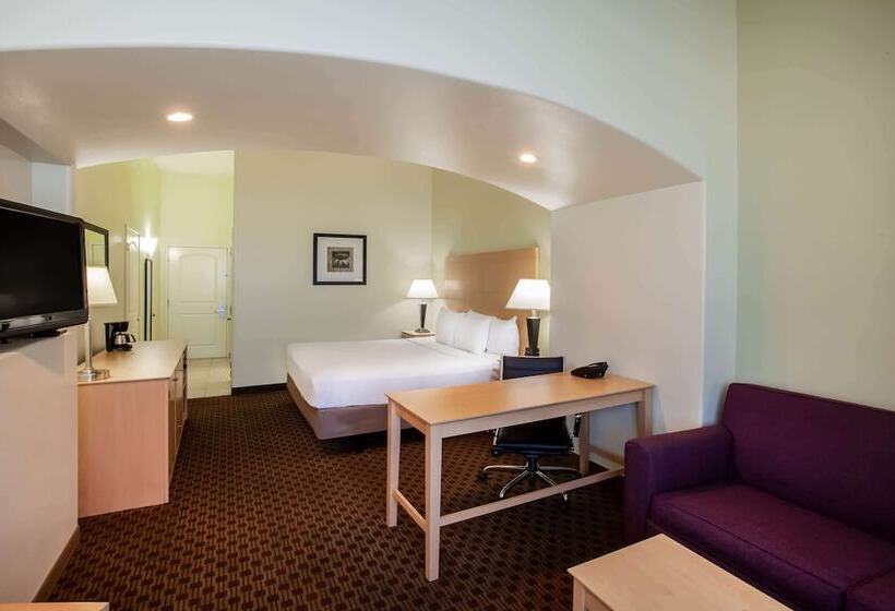 Отель La Quinta By Wyndham Odessa North