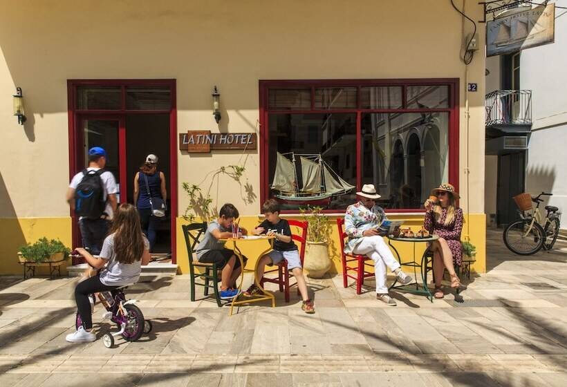 Отель Latini Family