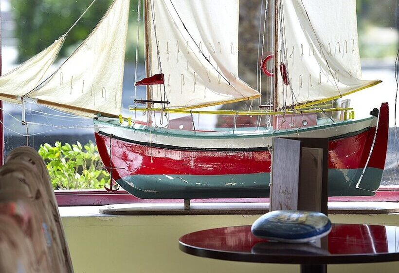 Отель Latini Family