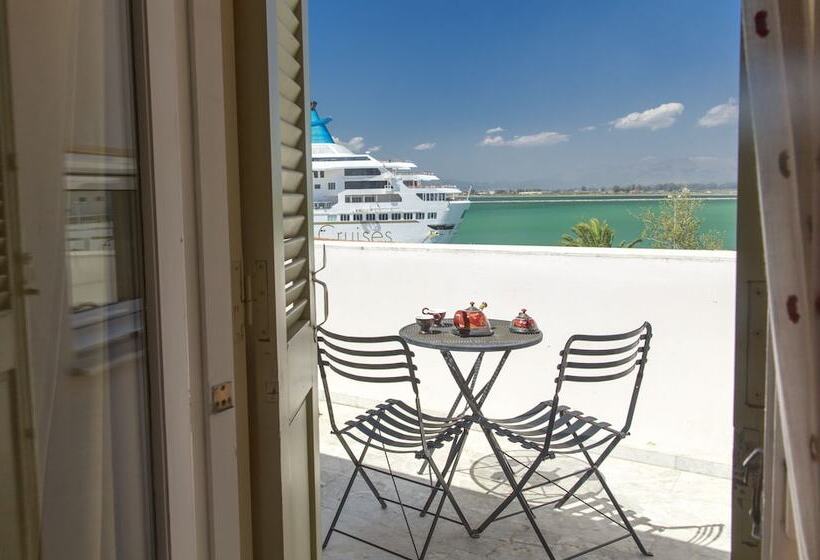 Отель Latini Family