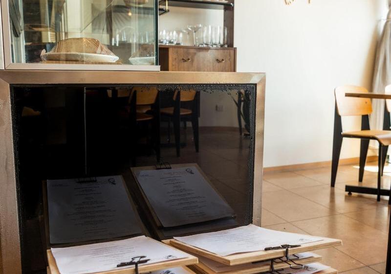 호텔 Ohtel Wellington