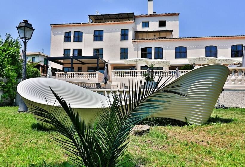 ホテル Perla Riviera