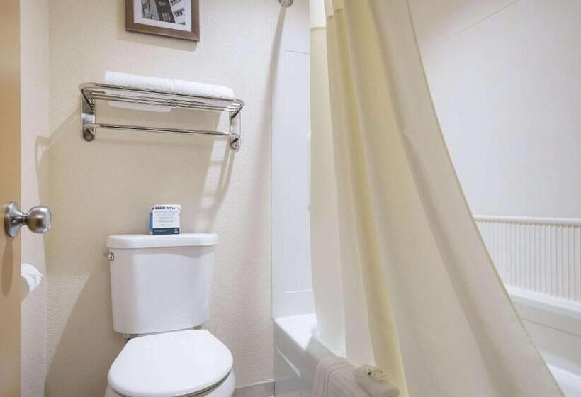 فندق Quality Inn & Suites Silverdale Bangor Keyport