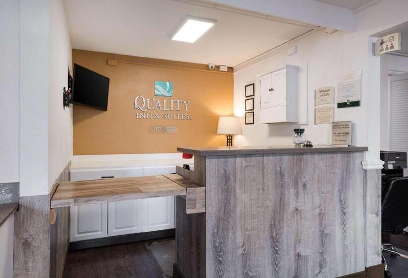 فندق Quality Inn & Suites Silverdale Bangor Keyport