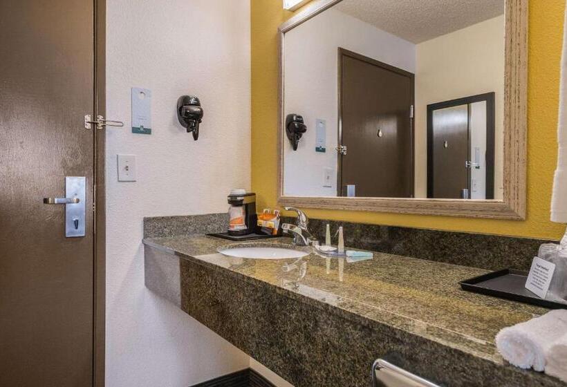 فندق Quality Inn & Suites Silverdale Bangor Keyport