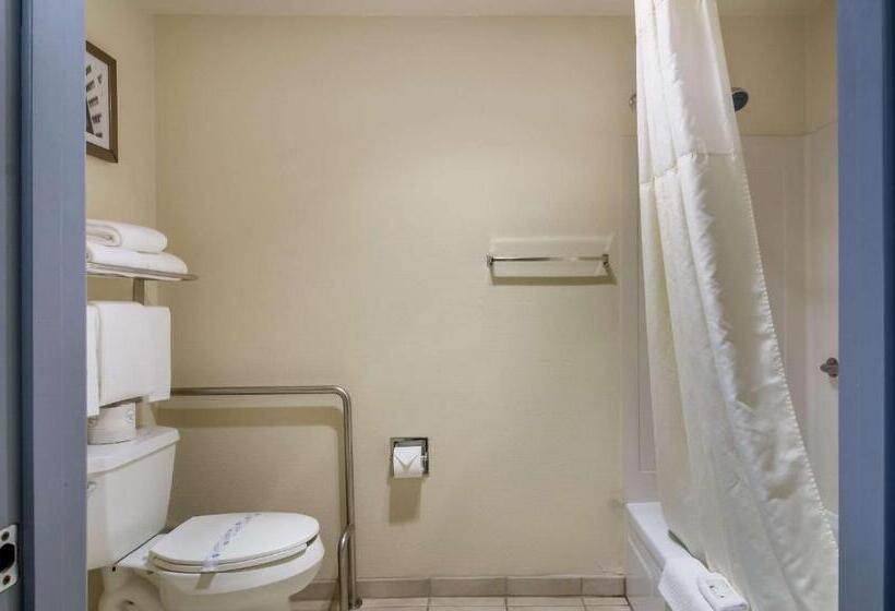 فندق Quality Inn & Suites Silverdale Bangor Keyport