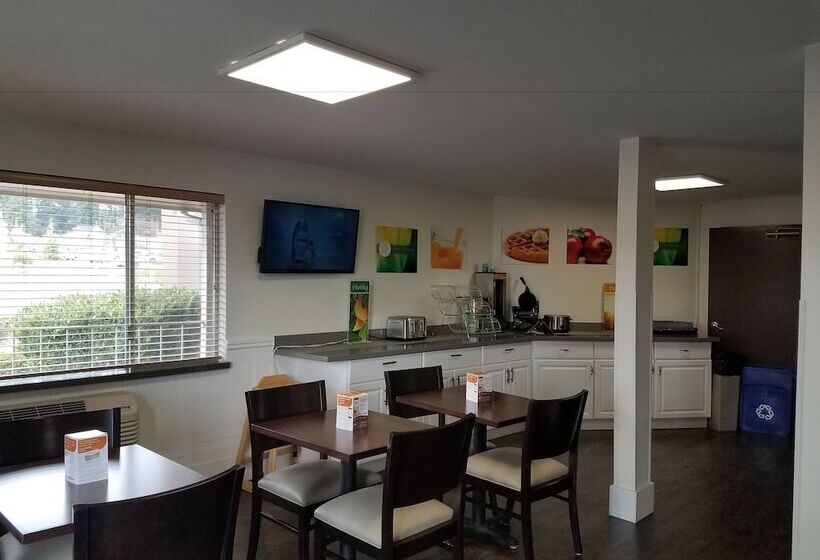 فندق Quality Inn & Suites Silverdale Bangor Keyport