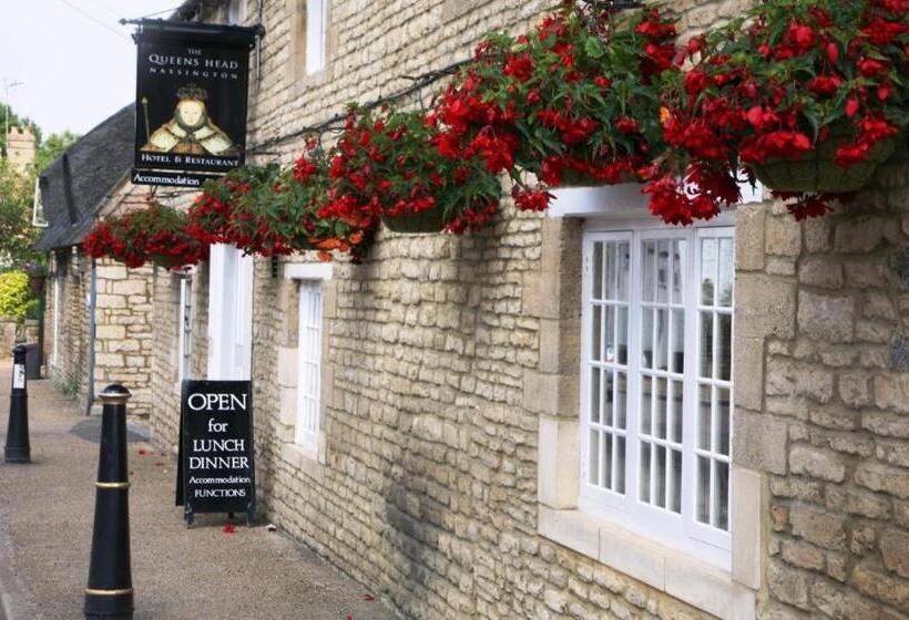 호텔 Queen S Head Inn