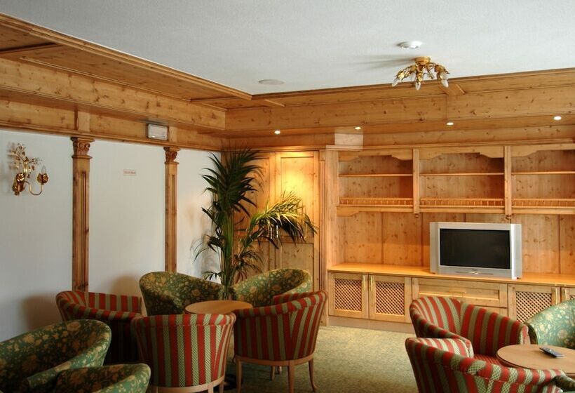 Отель Residence Pez Gajard