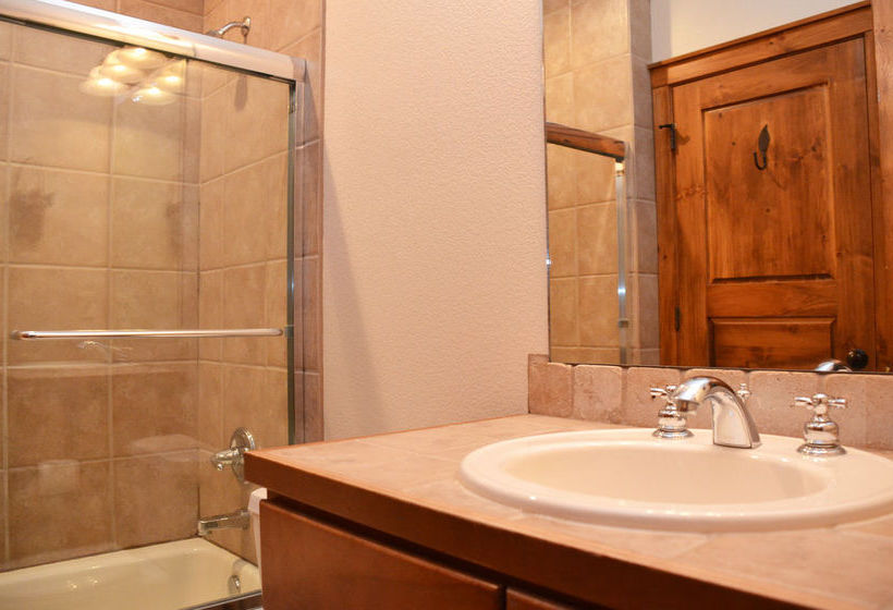 호텔 Saddlewood By Ski Village Resorts