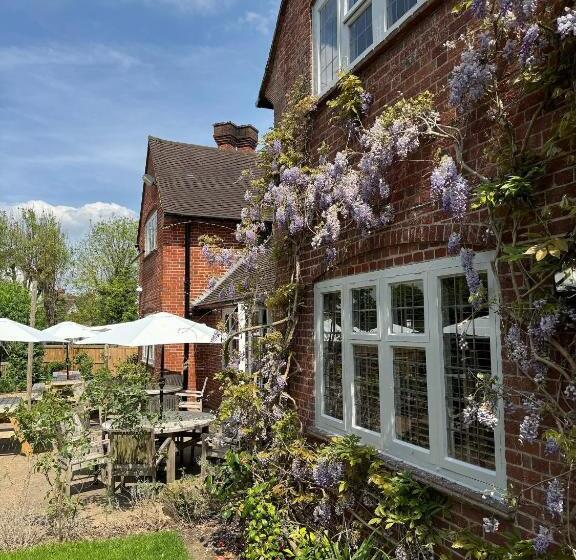 ホテル Baskerville