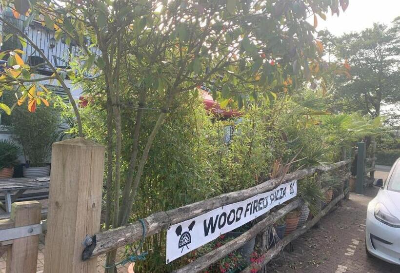 ホテル The Bickford Arms Inn