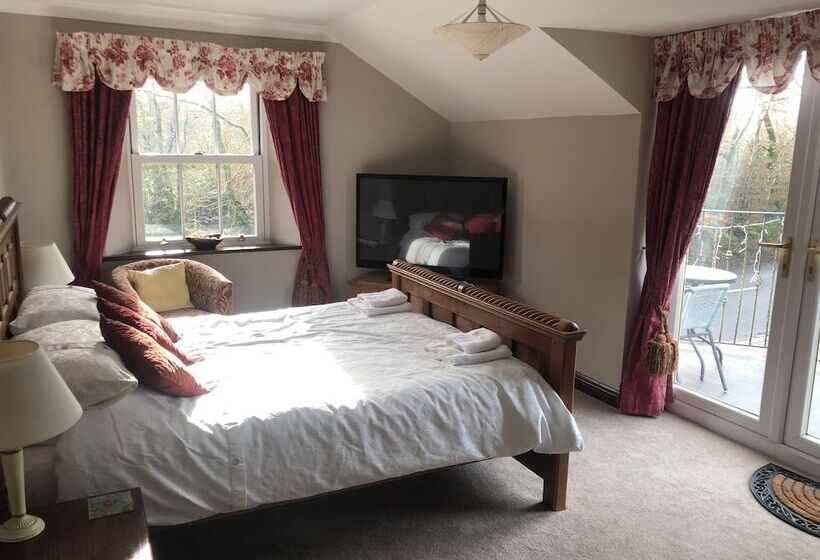 ホテル The Bickford Arms Inn