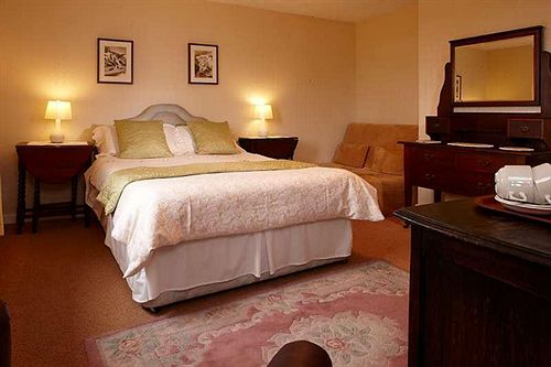 Отель The Boat & Anchor Inn