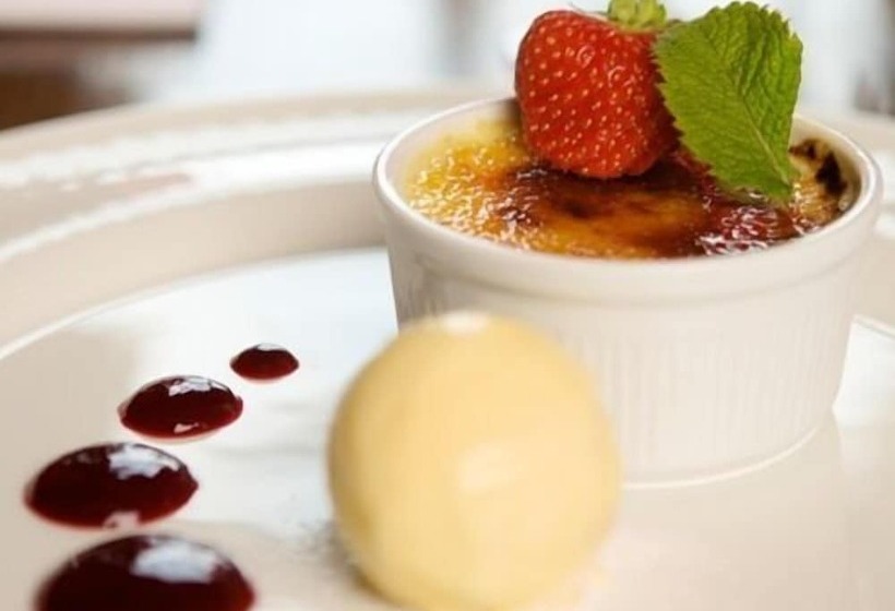 هتل The Cook And Barker Inn