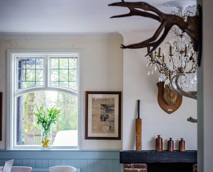 בית מלון כפרי The Cricketers Inn