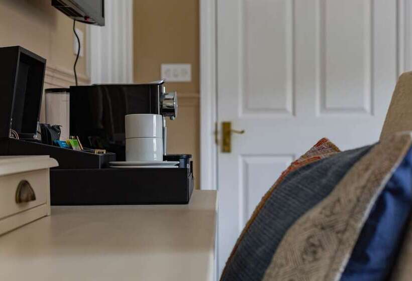 בית מלון כפרי The Cricketers Inn