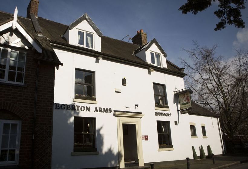 호텔 The Egerton Arms Country Inn