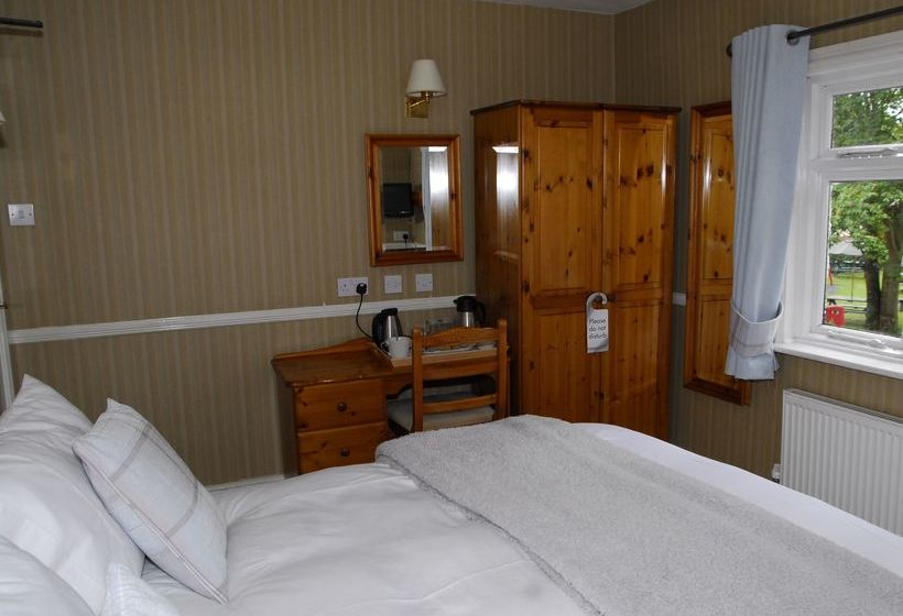 호텔 The Egerton Arms Country Inn