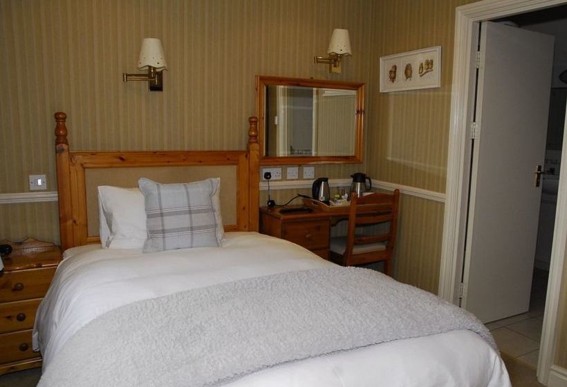 호텔 The Egerton Arms Country Inn