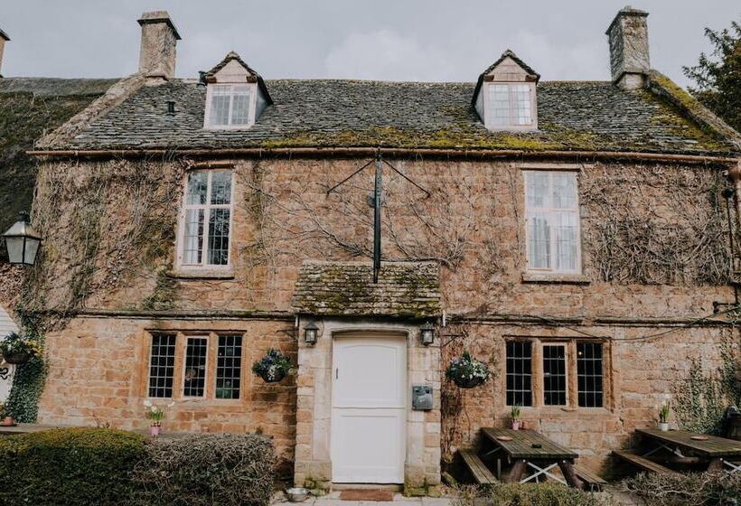 호텔 The Falkland Arms