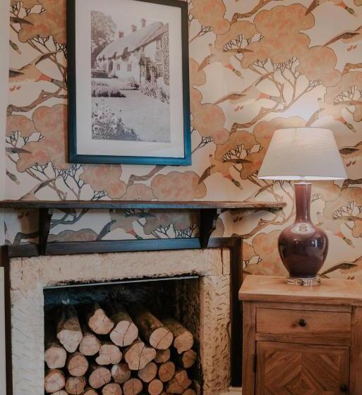 호텔 The Falkland Arms