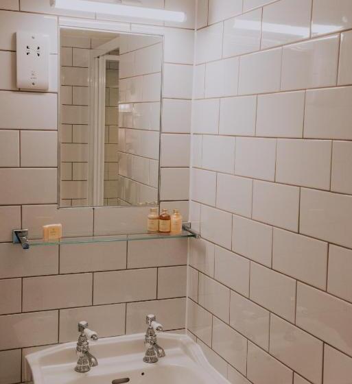 호텔 The Falkland Arms