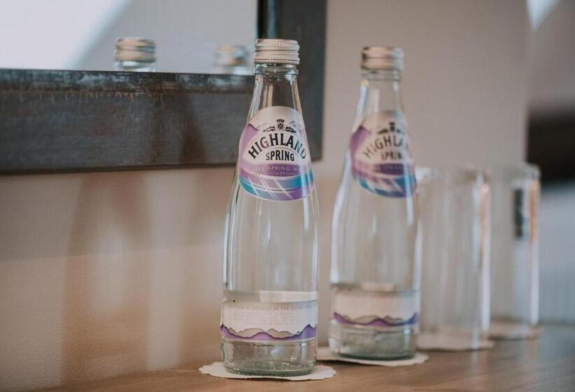 호텔 The Falkland Arms