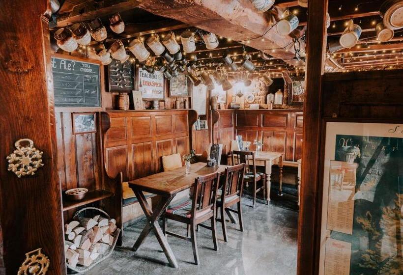 호텔 The Falkland Arms