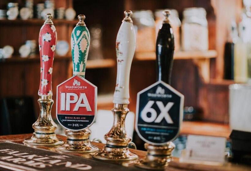 호텔 The Falkland Arms