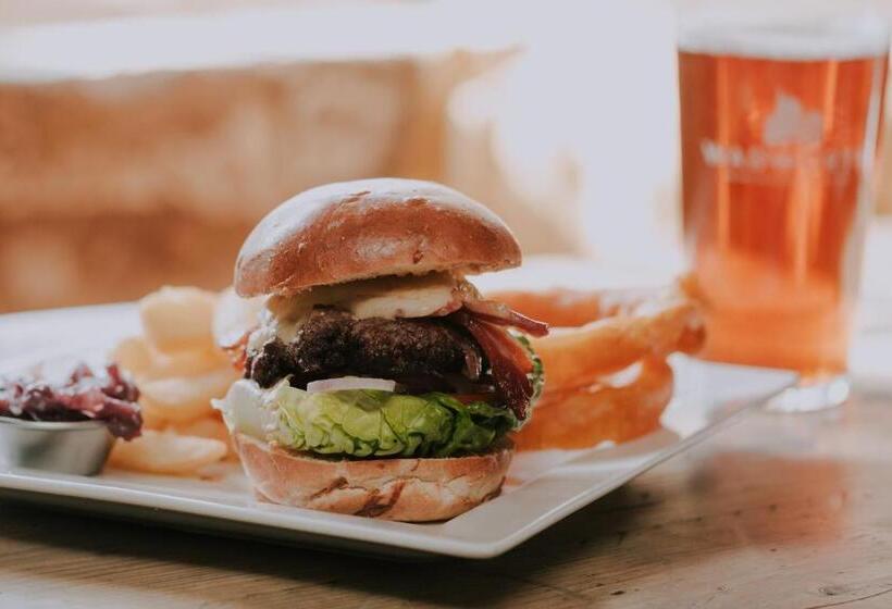 호텔 The Falkland Arms