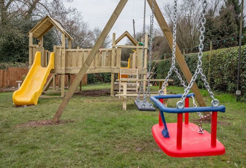 Отель The Farmers Boy Inn Guest House