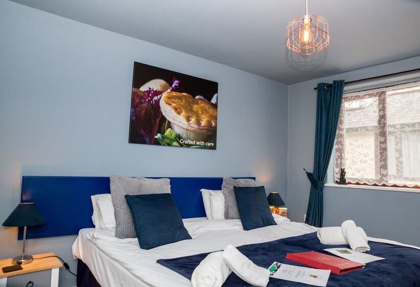 Отель The Farmers Boy Inn Guest House