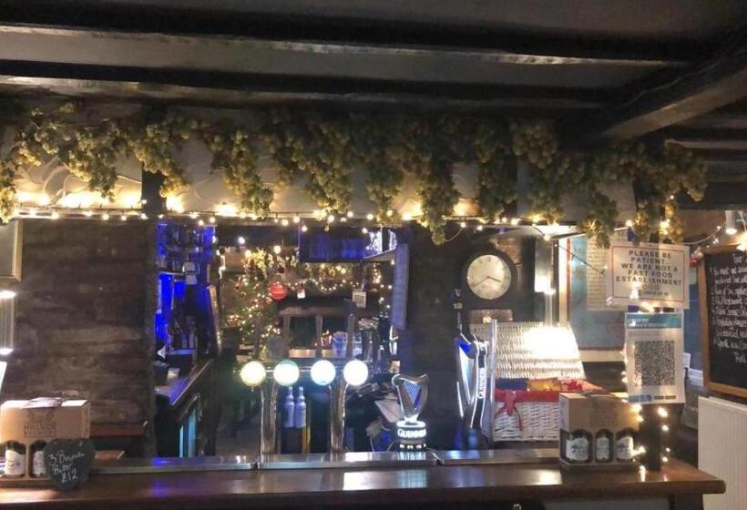 Отель The Farmers Boy Inn Guest House