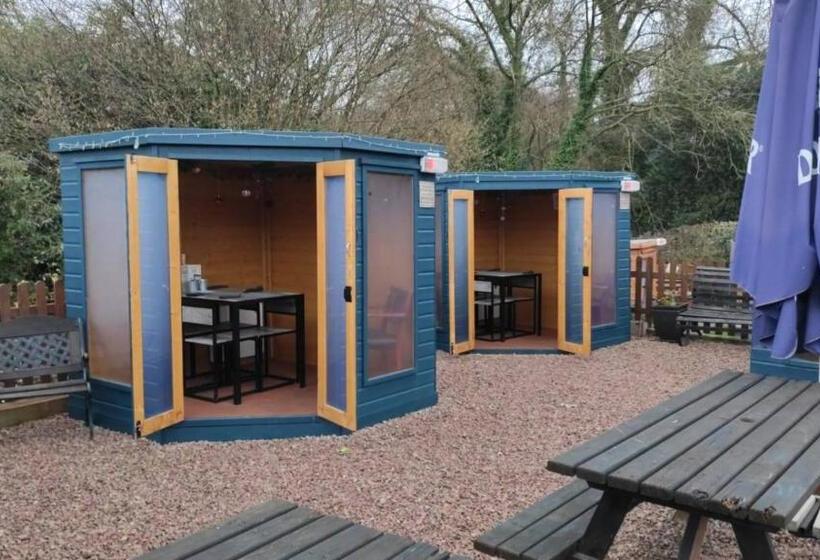 Отель The Farmers Boy Inn Guest House