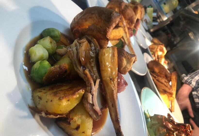 Отель The Farmers Boy Inn Guest House