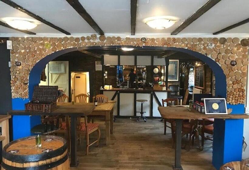 Отель The Farmers Boy Inn Guest House