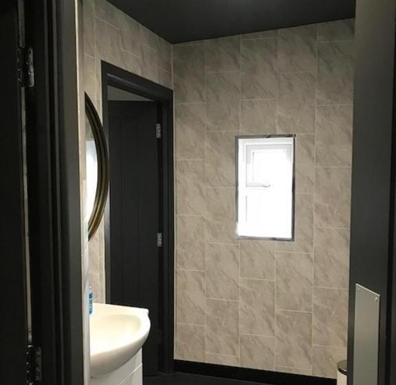 Отель The Farmers Boy Inn Guest House