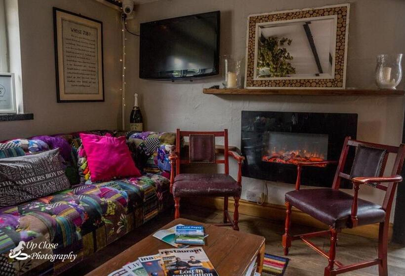 Отель The Farmers Boy Inn Guest House